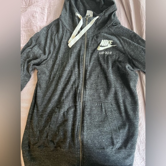 Nike zip jacket size small! - Picture 2 of 3